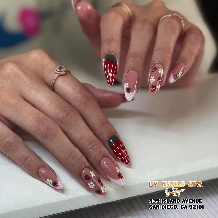 Trending July Nail Ideas